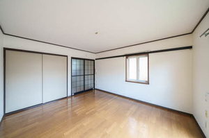 ＣＯＺＹ　ＡＬＬＥＹ　Ａ 107号-3