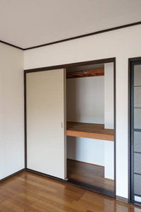 ＣＯＺＹ　ＡＬＬＥＹ　Ａ 107号-10