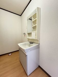 イーストパーク３００ 102号-5