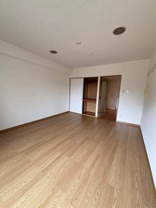 グランドール小松島 502号-3