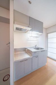 ヴィラ・アズール 202号-4