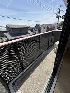ファミーユ泉 203号-8