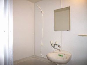 イーストパレスB 103号-2
