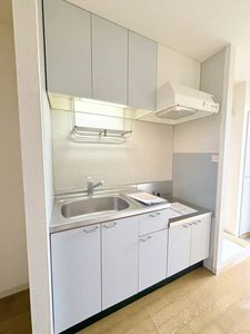 シャーメゾン国見 201号-3