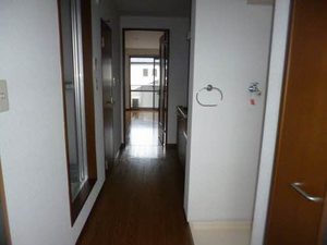 シャーメゾン水の森 202号-3