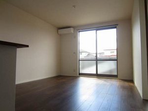 プレジール弐番館 102号-2