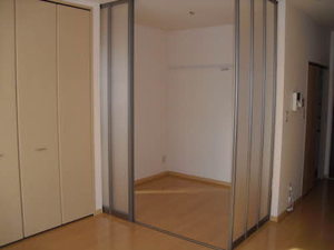 シャーメゾン上野 202号-3