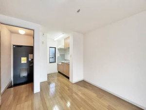 カーサ東勝山 103号-6