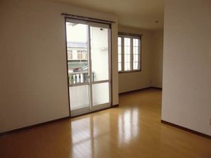 シャーメゾン中里 201号-2