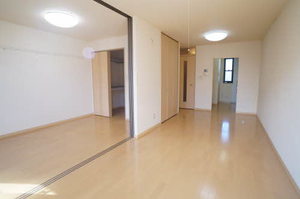 メゾン・トロワヌー 202号-2