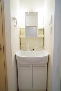 メゾン・トロワヌー 202号-8