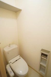 メゾン・トロワヌー 202号-9