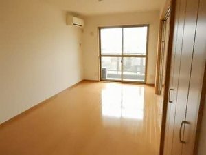 ファミーユ　さつき 302号-2