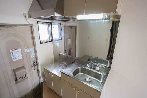 ＣＯＺＹ　ＡＬＬＥＹ　Ａ 107号-5