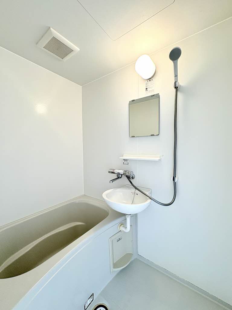 シャーメゾン国見 201号-5