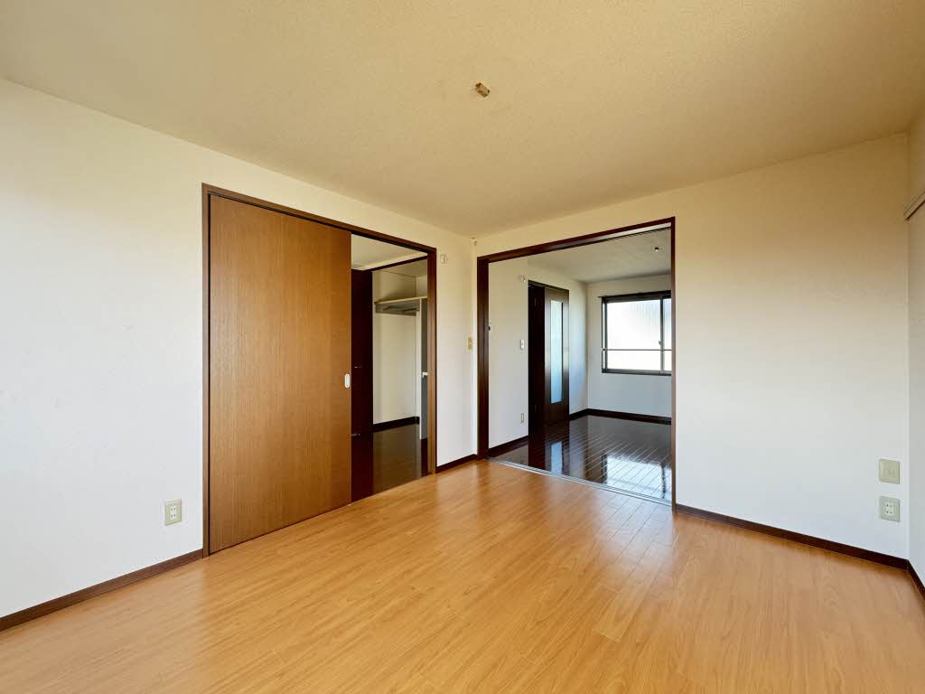 フレサ二番館 202号-3