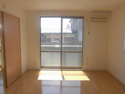 メゾンセルリアＣ 101号-2