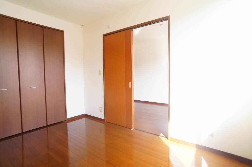 ファミーユ境山Ⅰ 102号-4