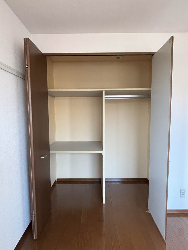 ファミーユ境山Ⅱ 201号-13