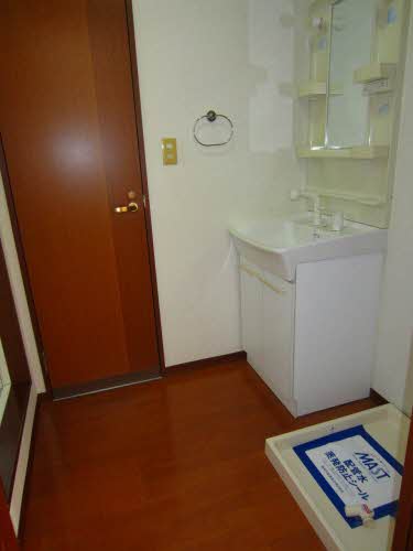 サニーコートＤⅡ 201号-13