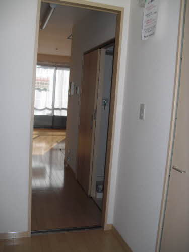 シャーメゾン上野 202号-2