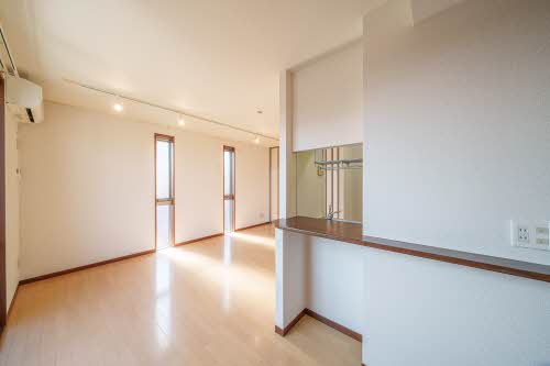 シャーメゾン・ヤマト 201号-4