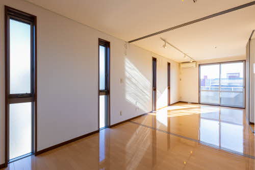 シャーメゾン・ヤマト 202号-2