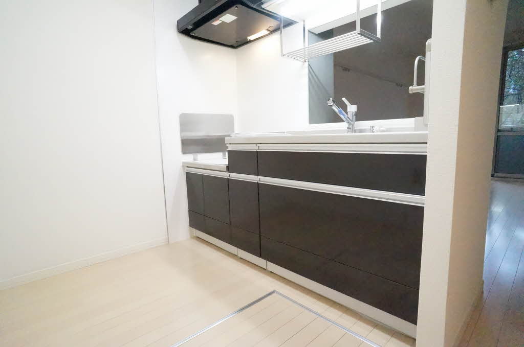 メゾン・カームニスＢ 102号-3