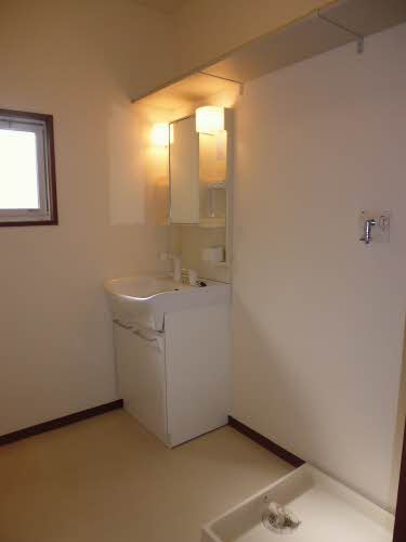 シャーメゾン中里 201号-3