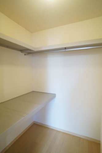 メゾン・トロワヌー 202号-4