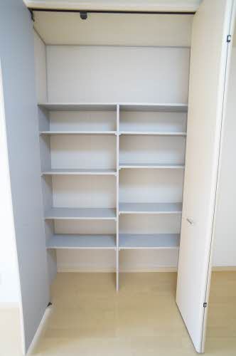 メゾン・トロワヌー 202号-5