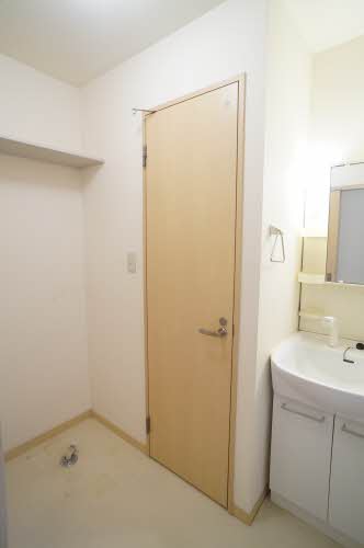 メゾン・トロワヌー 202号-7