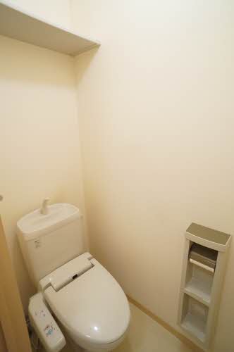 メゾン・トロワヌー 202号-9