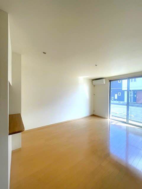 シャーメゾン・スクエアＣ 102号-2