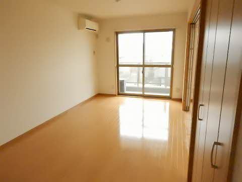 ファミーユ　さつき 302号-2