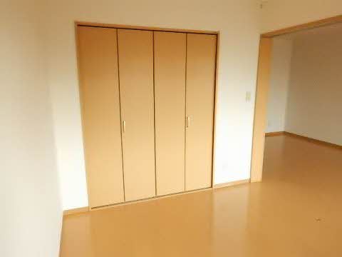 ファミーユ　さつき 302号-10