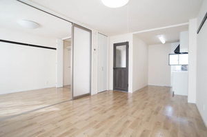 クリスタルガ－デン 102号-2