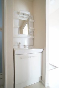 クリスタルガ－デン 102号-8