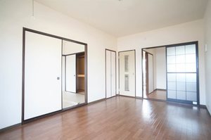 ラークハイム 102号-3