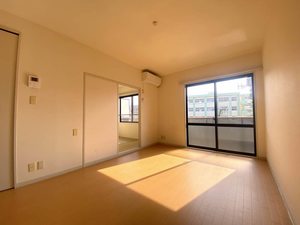 ディアスファミーユ D 202号-2