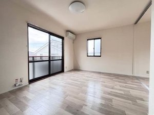 フローラ小倉寺 202号-2