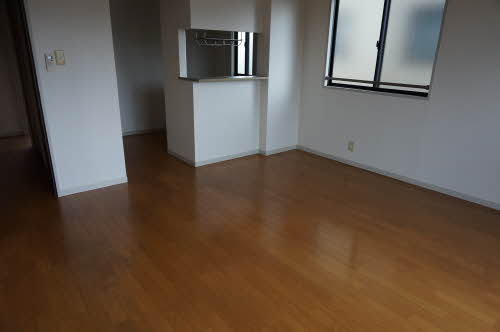 ファミーユ 202号-3