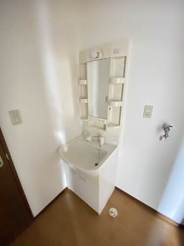 ヴィラ・クラシオンB 201号-5