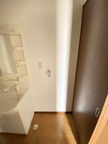 ヴィラ・クラシオンB 201号-9