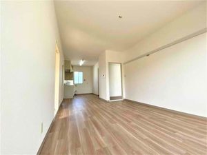 エステート岡ノ城C 202号-3