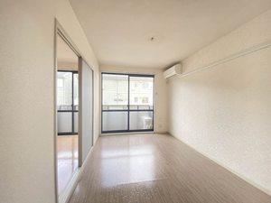 レジデンス岡ノ城 102号-2