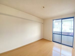 レジデンス岡ノ城 102号-4