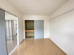 レジデンス岡ノ城 102号-5