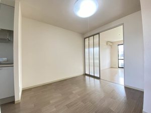 サンクス　Ｅ 203号-4