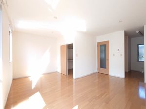 メゾンＡＳＡＨＩ 102号-3